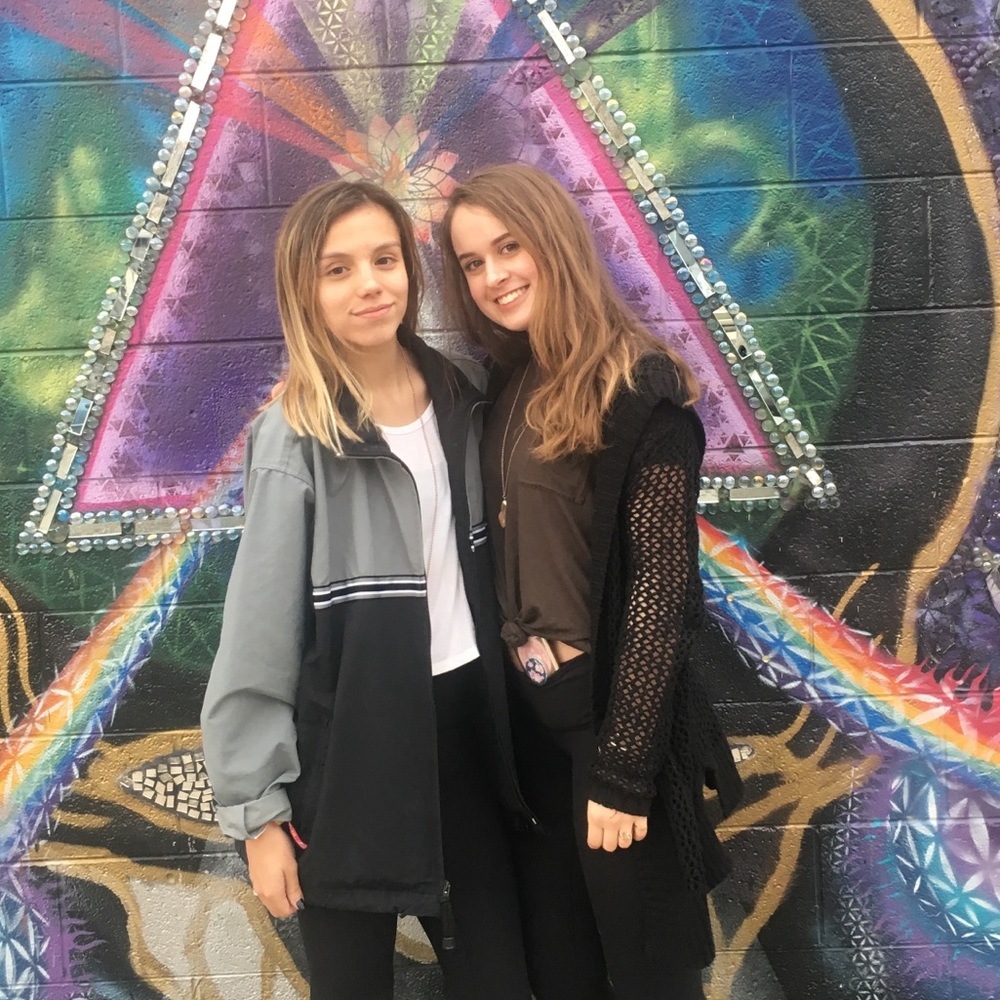 Meet your Posher, Mia